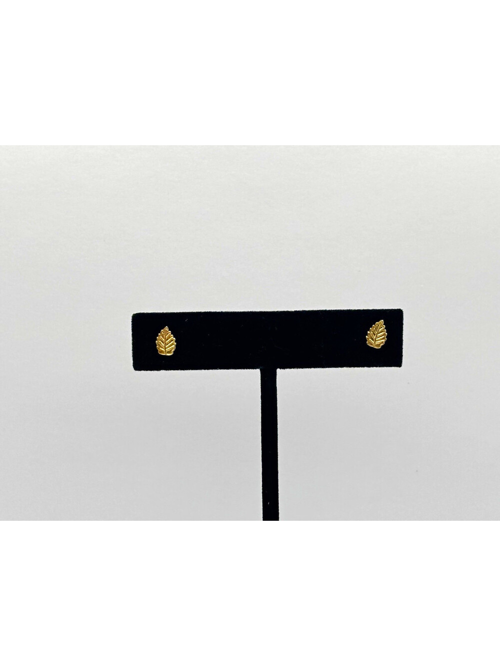 14K Yellow Gold Leaf Stud Earrings Butterfly Backing Dainty Tiny Cute Vintage